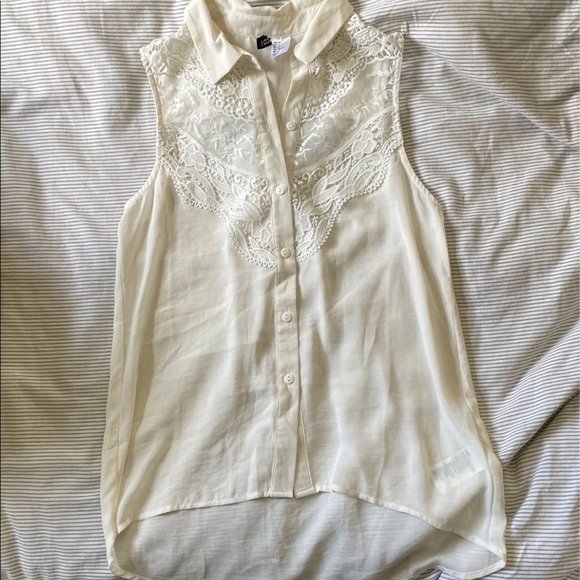 H&M Lace Front Button Down Top - Picture 2 of 7